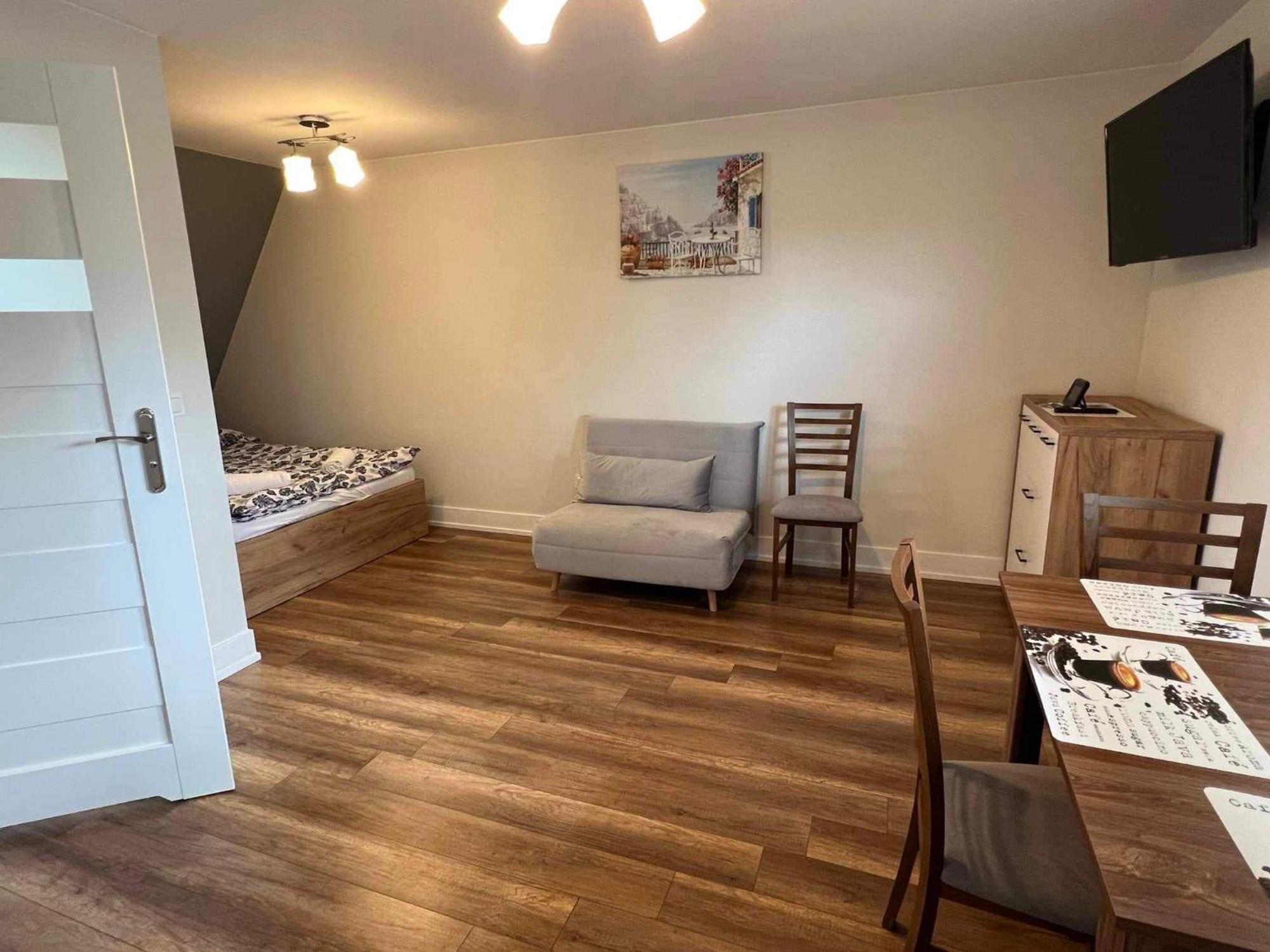 Styry Pory Roku Apartment Gron Ngoại thất bức ảnh